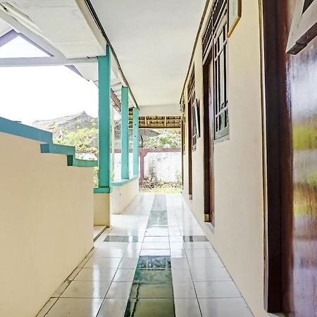 Oyo 90928 Wisma Asri Putra Syariah Bogor Buitenkant foto